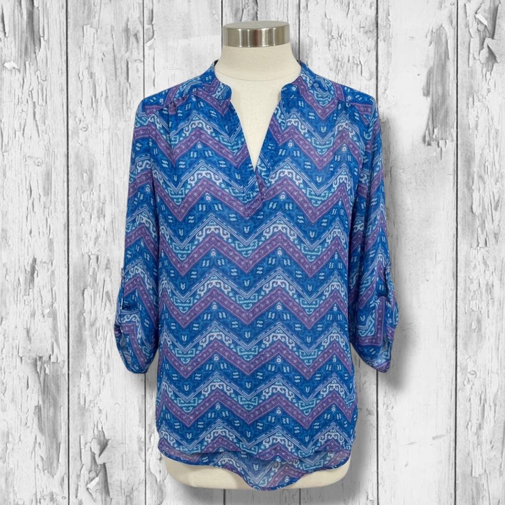 Derek Heart Women’s Medium Blue Chevron V-Neck Semi Sheer Long Sleeve Blouse